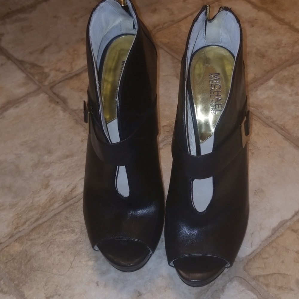 Peep toe booties - MK